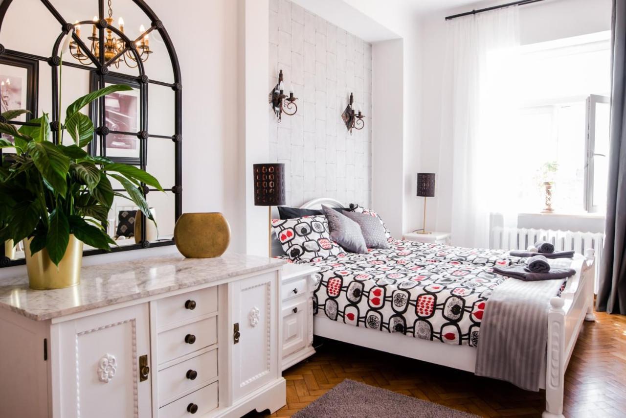 Halby Luxury Rooms Chmielna 73B Warszawa Eksteriør billede