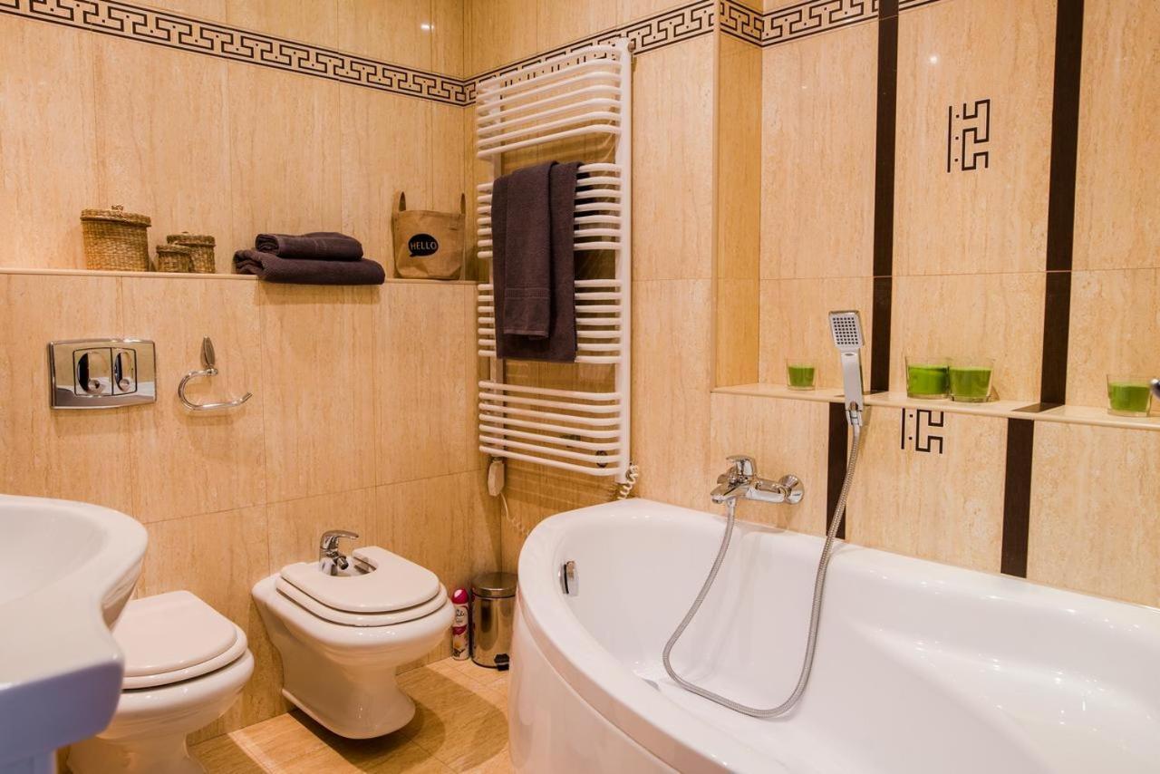 Halby Luxury Rooms Chmielna 73B Warszawa Eksteriør billede