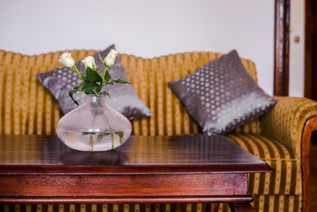 Halby Luxury Rooms Chmielna 73B Warszawa Eksteriør billede