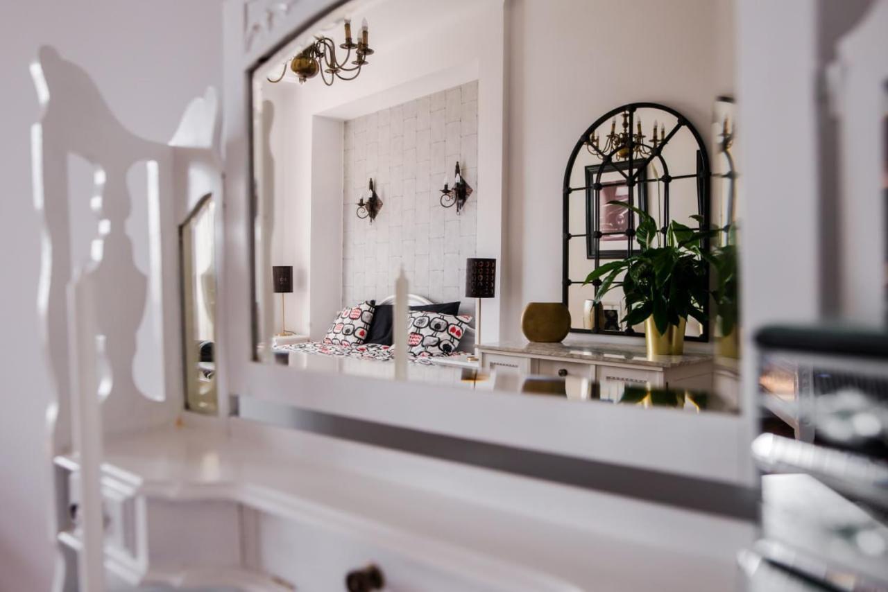 Halby Luxury Rooms Chmielna 73B Warszawa Eksteriør billede