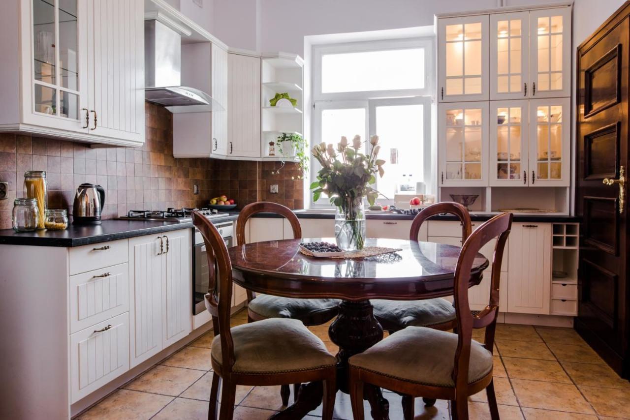 Halby Luxury Rooms Chmielna 73B Warszawa Eksteriør billede